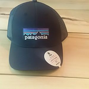 Patagonia trucker hat NWT